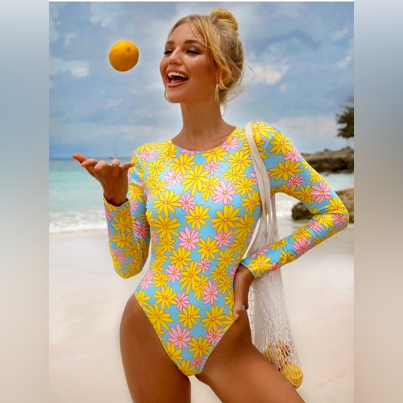 NWT  BOHO BACKLESS SWIMSUIT W/REMOVABLE PADS. HIGH CUT LEG. SO CUTE & VERSATILE - Picture 2 of 9